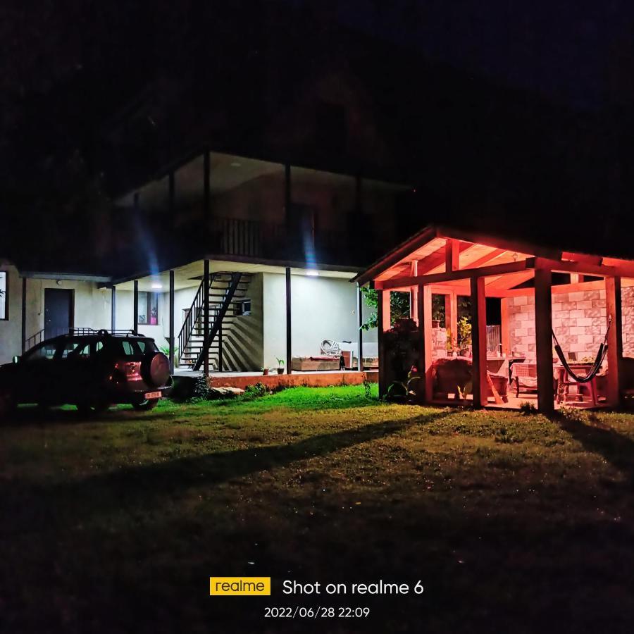 House B&B Mestia Bagian luar foto