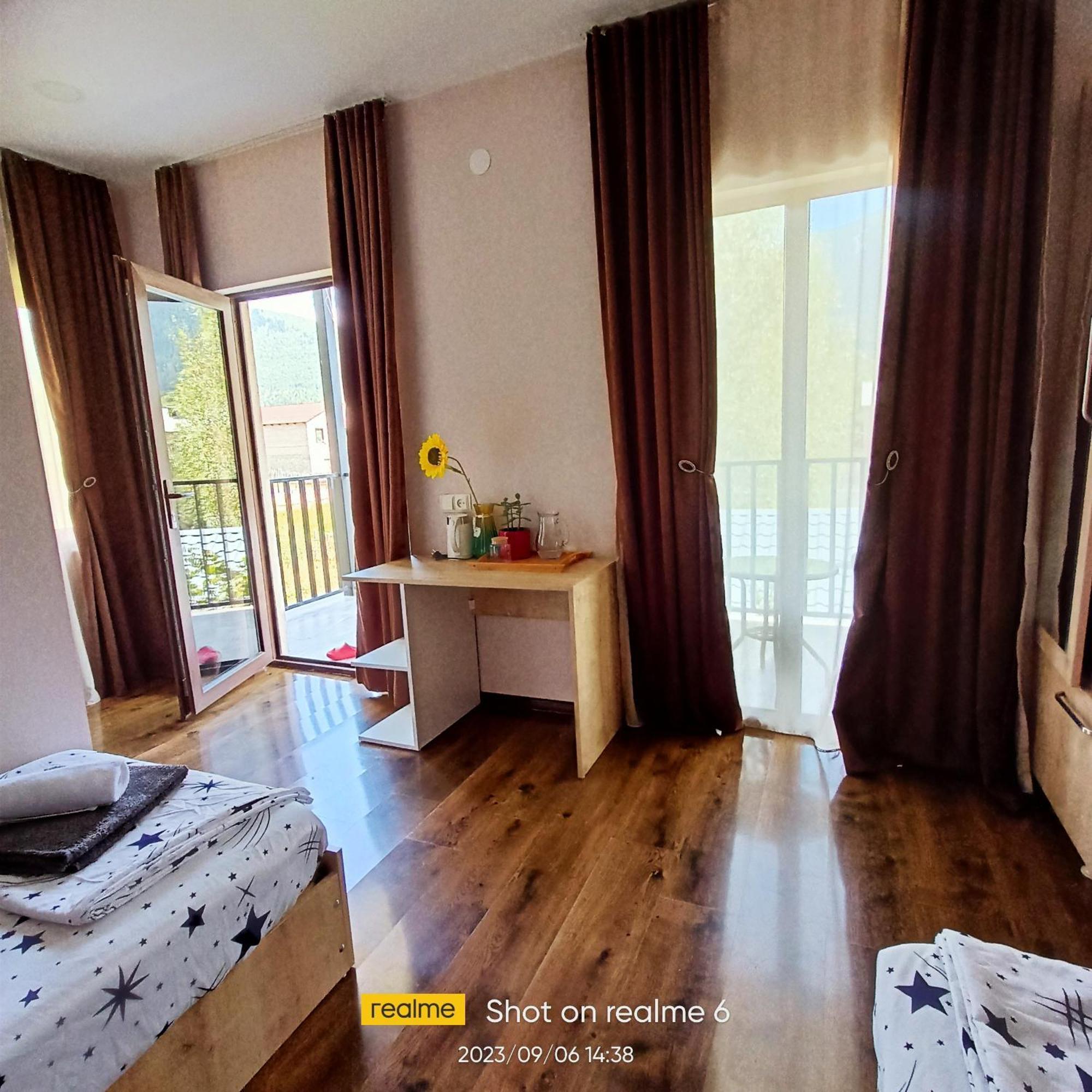 House B&B Mestia Bagian luar foto