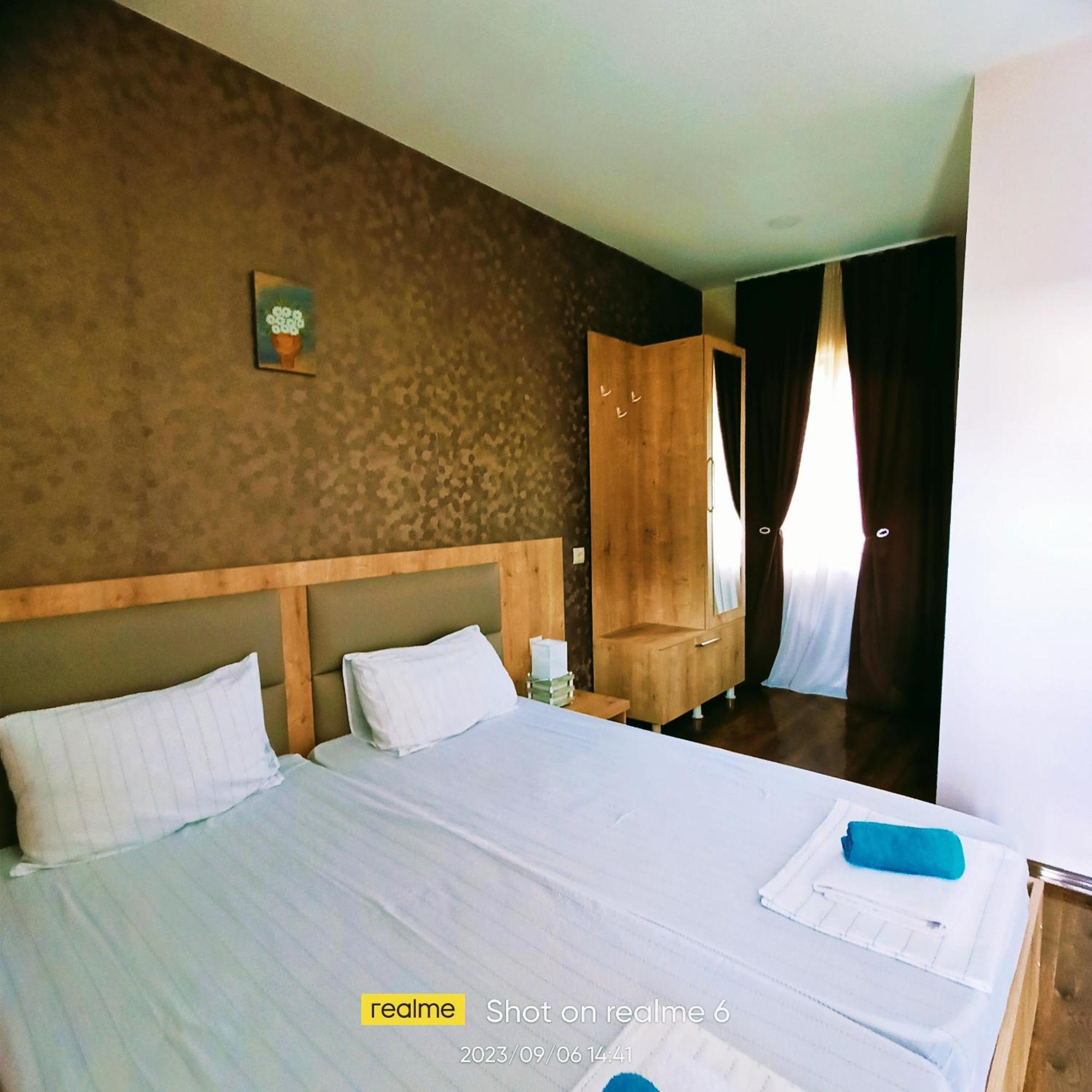 House B&B Mestia Bagian luar foto