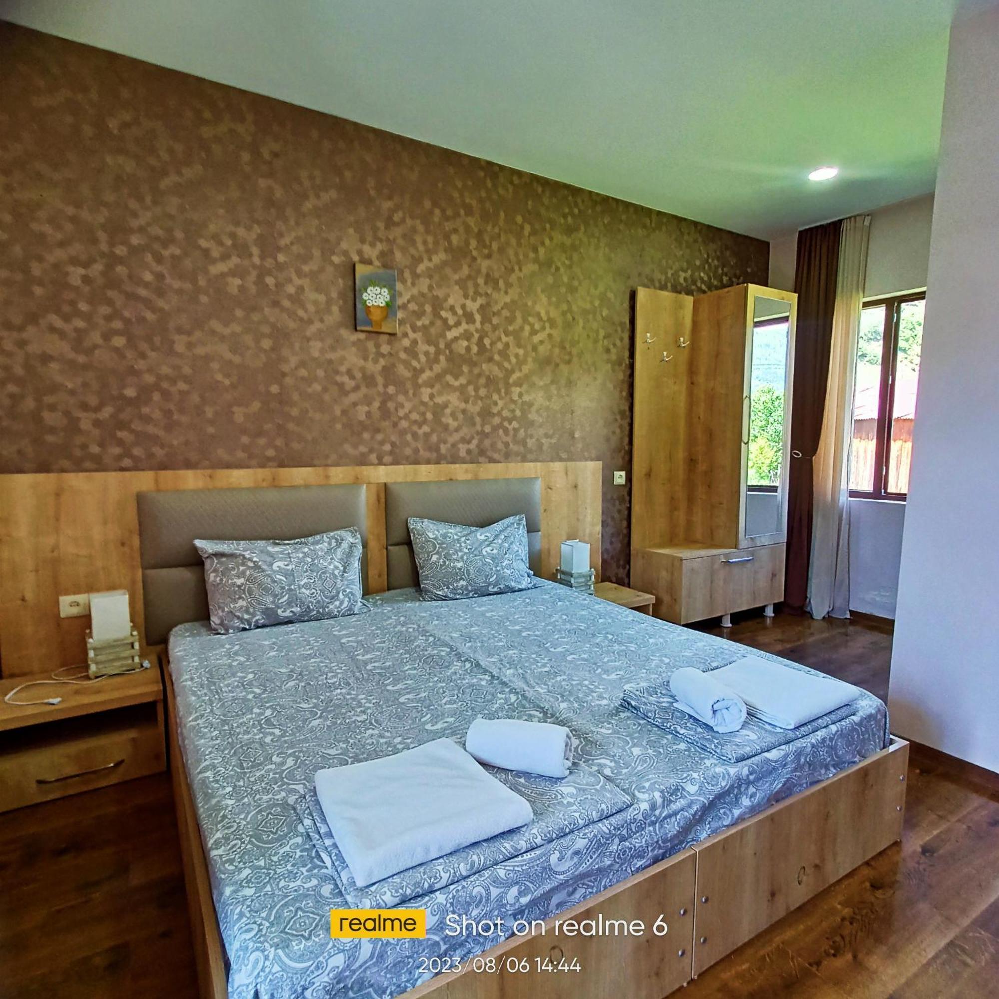 House B&B Mestia Bagian luar foto