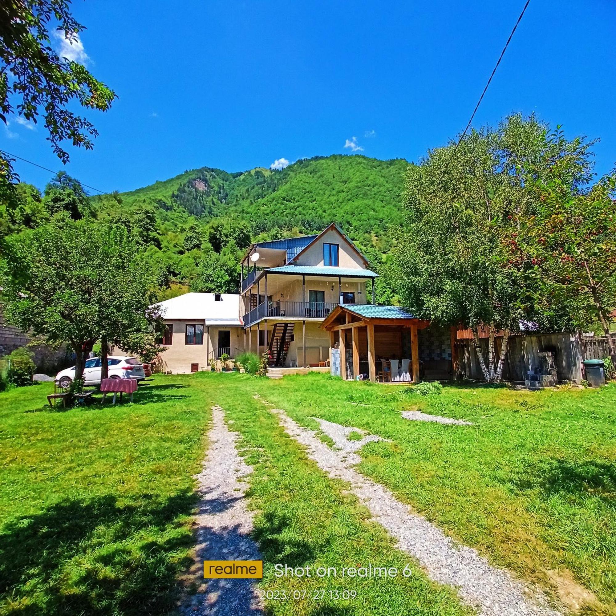 House B&B Mestia Bagian luar foto