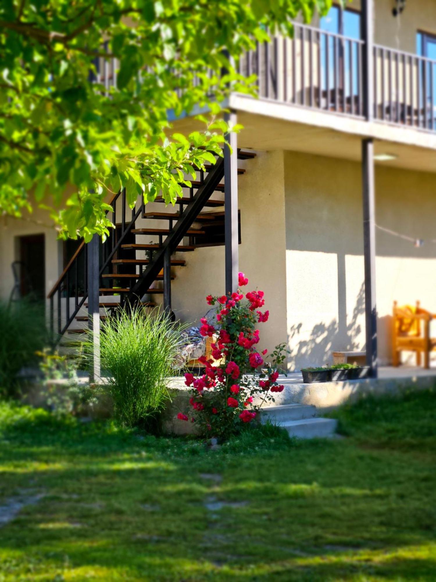 House B&B Mestia Bagian luar foto